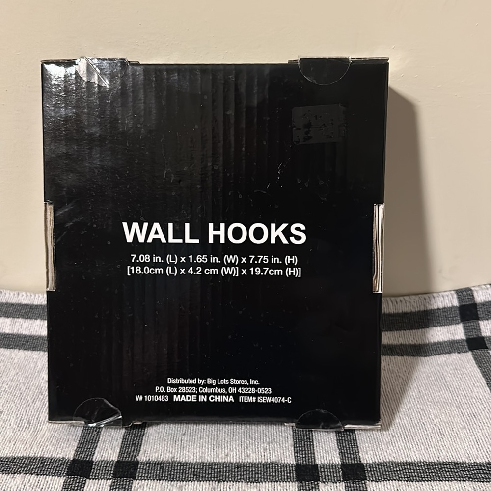 Wipe Your Paws Wall Hooks - Picture 4 of 8
